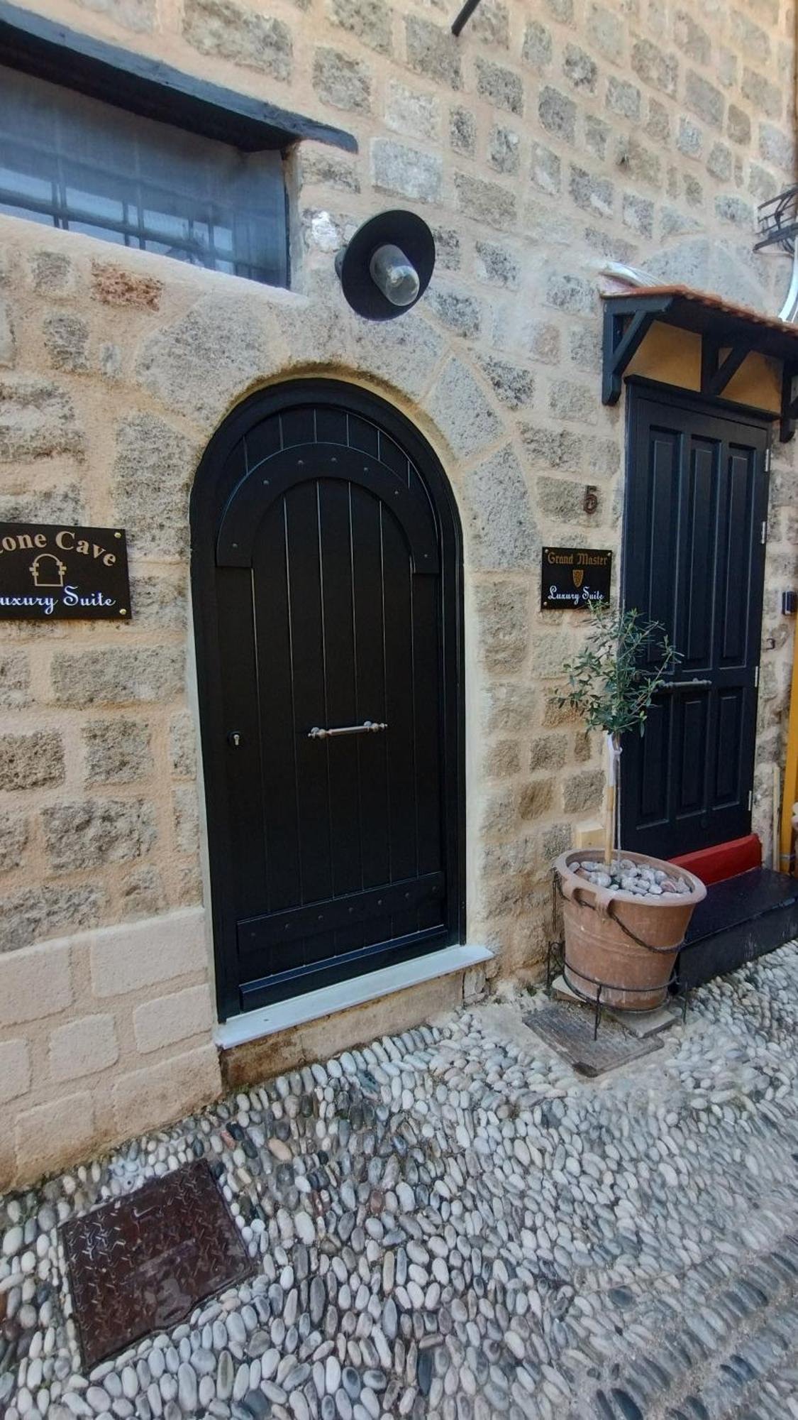 Stone Cave Suite Rhodes City المظهر الخارجي الصورة