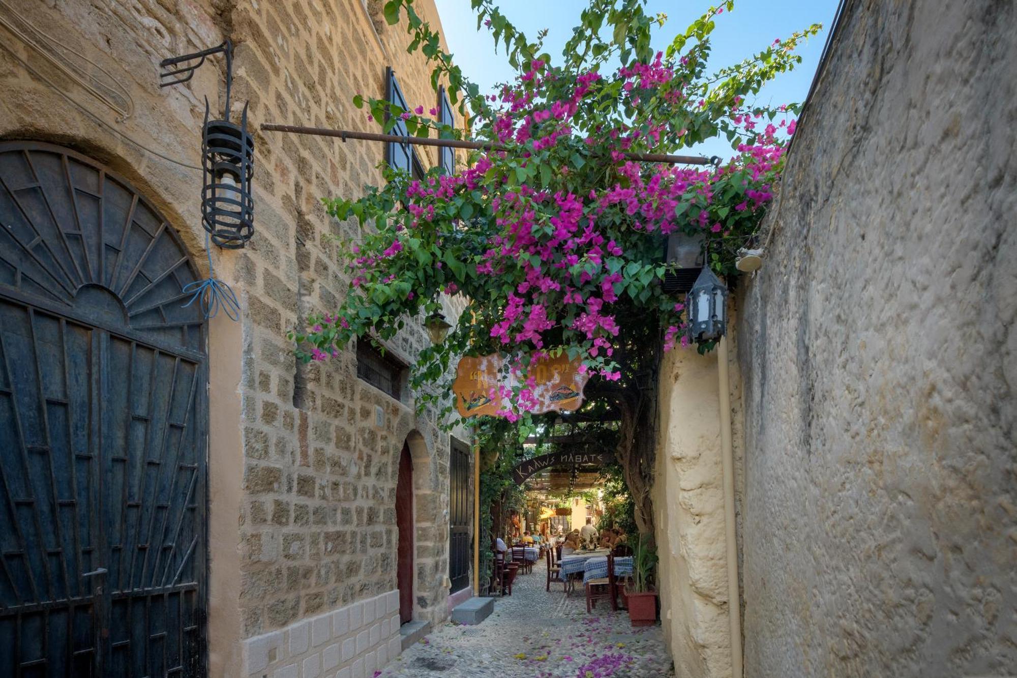Stone Cave Suite Rhodes City المظهر الخارجي الصورة